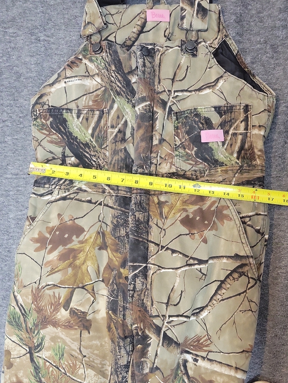 Berne Insulated Camo Bibs Ladies Size 6-8 ~ Short Inseam 26"~ Side Zip Legs - Picture 8 of 15